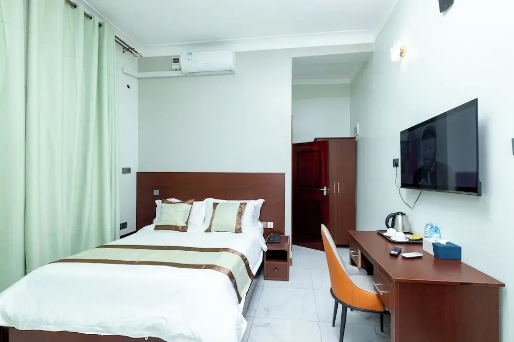 Ngabu Hotel