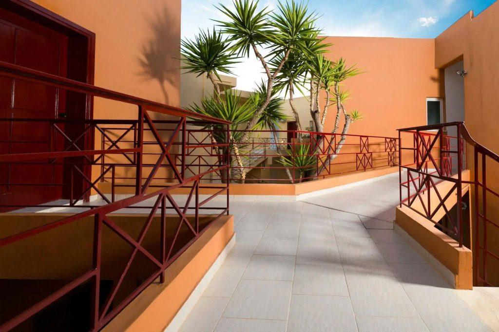 Elotia Hotel