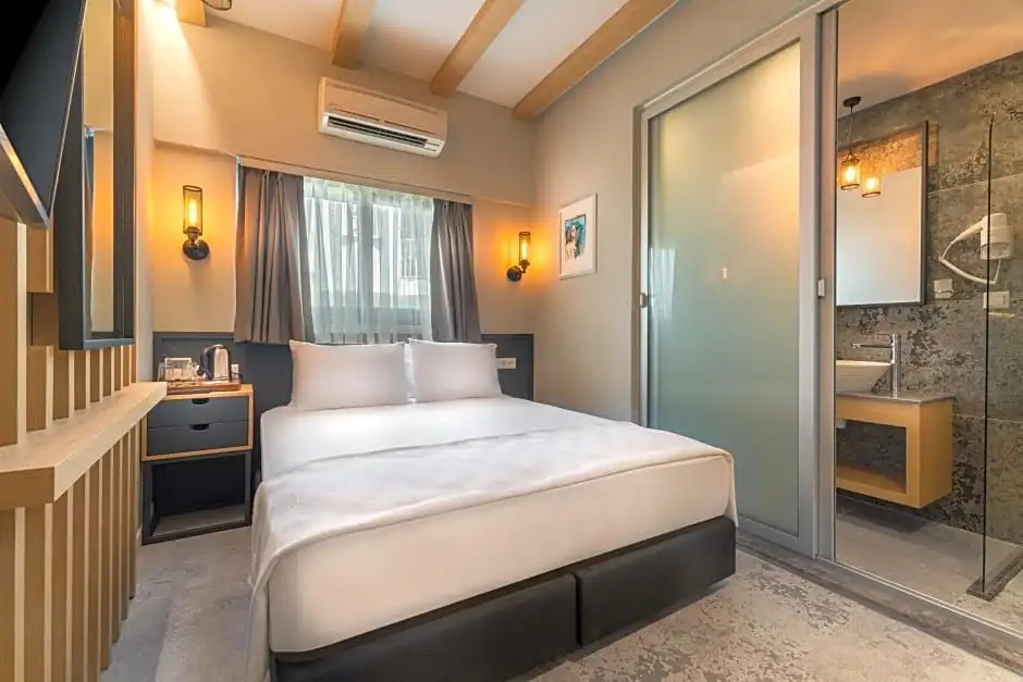 Isola 12 Hotel