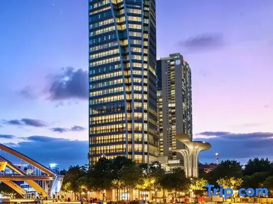 Banyuju Riverside Duplex Apartment Homestay (Sunwenxi Road Pedestrian Street Xingzhong Plaza)