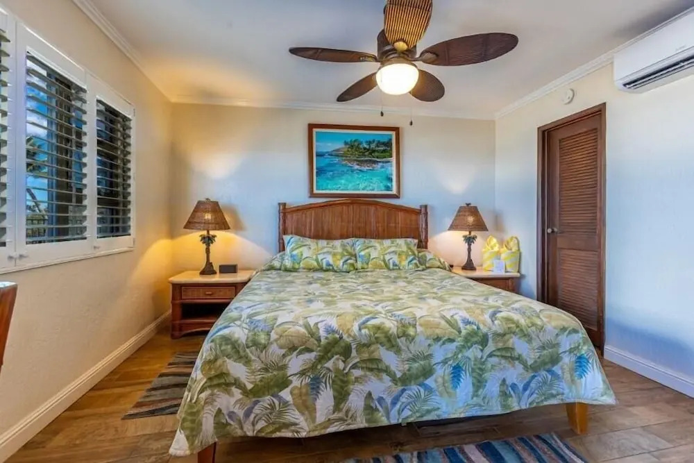 Menehune Shores, #210 3 Bedroom Condo by RedAwning
