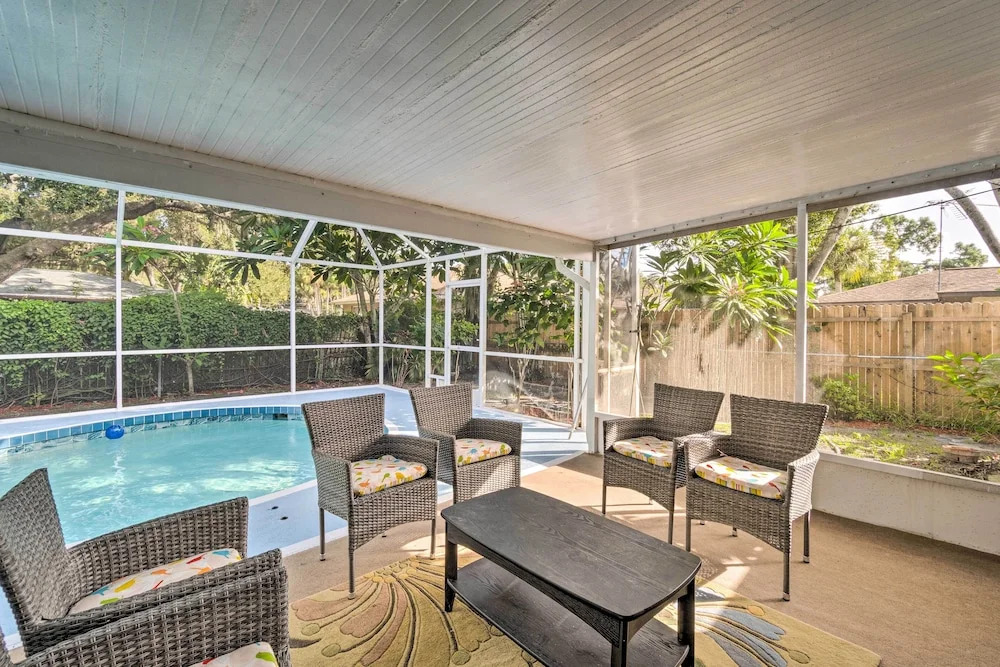 Peaceful Venice Villa w/ Patio - 2 Miles to Beach