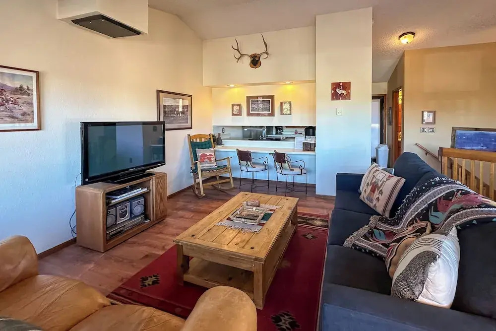 Cozy Pagosa Condo: Stunning Mountain & Lake Views!