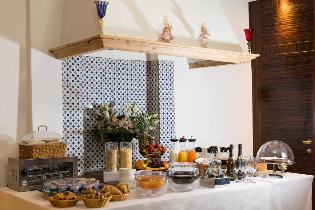 Locanda Leon Bianco on the Grand Canal