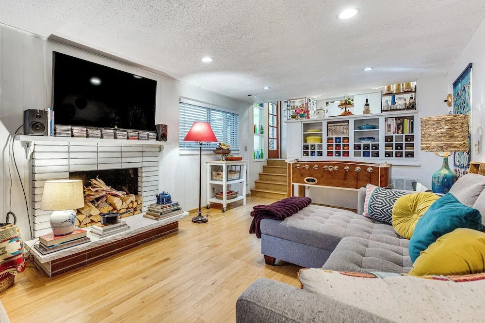 Eclectic Multi-level Charmer! 2 Mi to CU Boulder