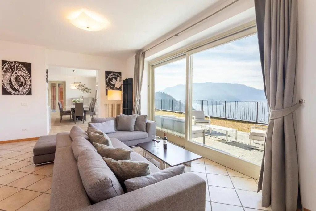 Il Patio Varenna Pool apartment sleeps 6