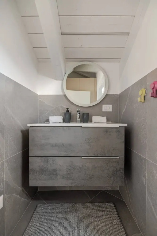 Modern Flat 2 Near the Swiss Border in Viggiù
