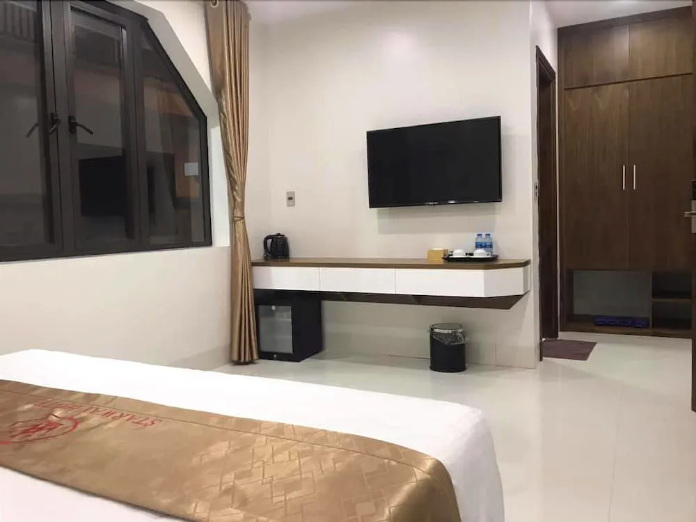 Starway Hotel