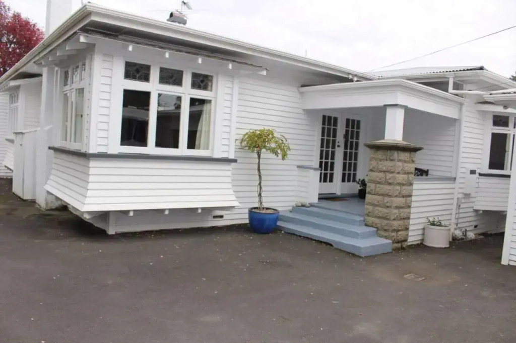 Bungalow by Cornwall Park