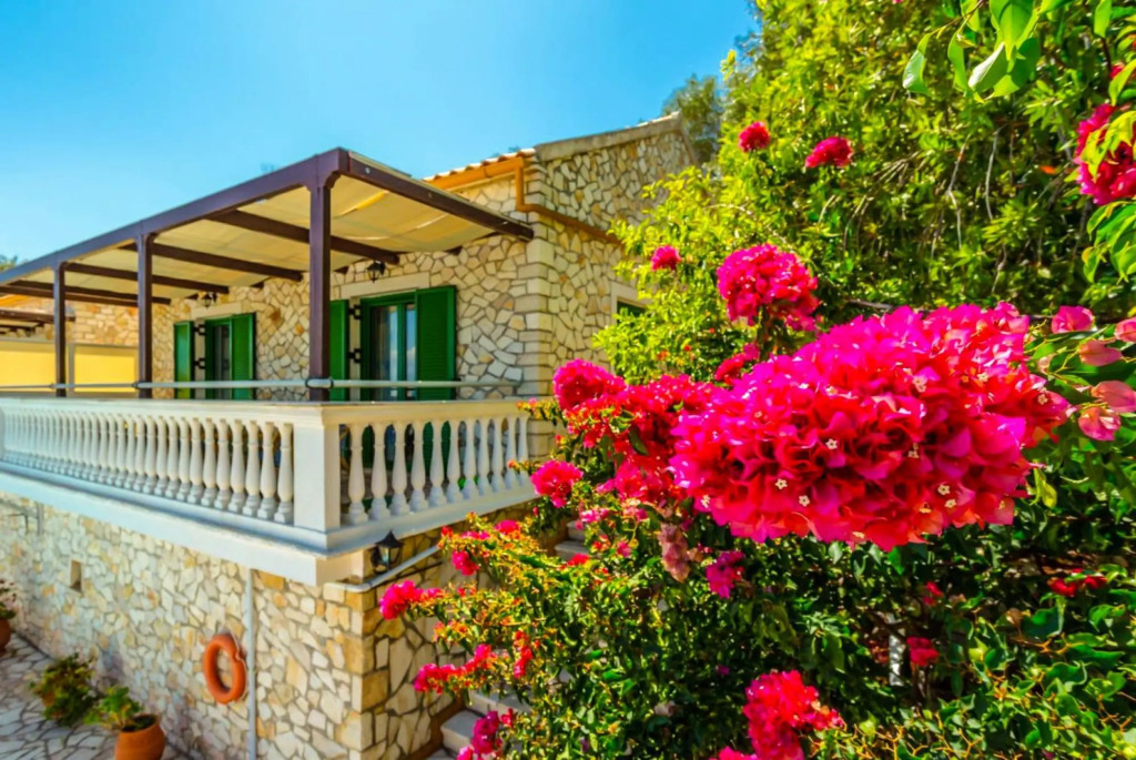 Villa Anastasia Large Private Pool Walk to Beach Sea Views A C Wifi Car Not Required - 2248