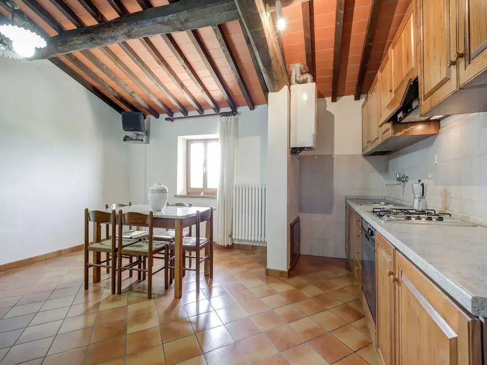 Varna Charm: Tuscan Getaway