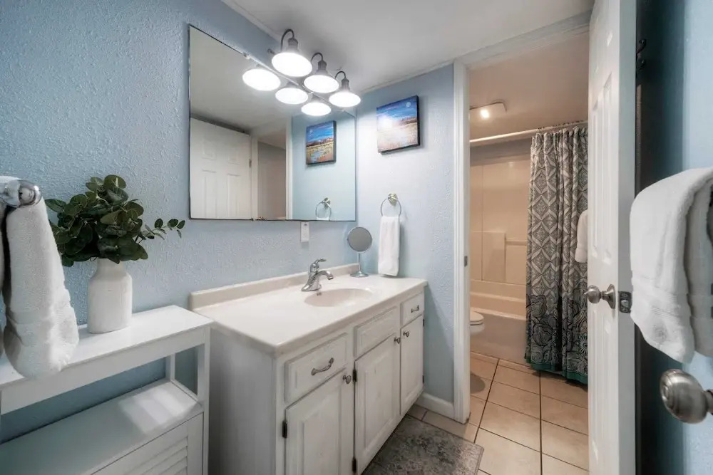 15 Condos, Sleeps 96 w/ Pools & Beach Access Island Retreat by Avantstay