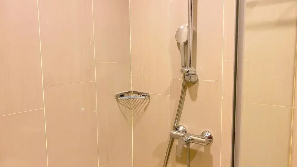 Spacious And Homey 2Br Apartment With Private Lift At The Kencana Residence