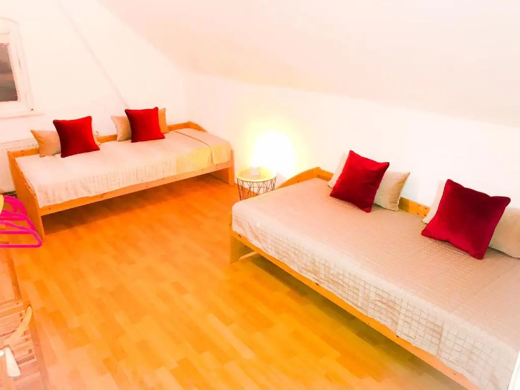 "Casa20200" 2 Apartments bis 150qm für Business, Familien, Gruppen, Handwerker Nahe BERLIN !! 150 qm Apartment for BUSINESS , FAMILIES near BERLIN!!