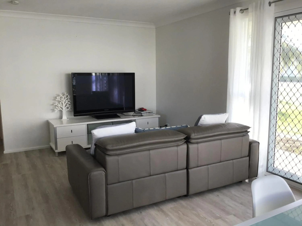 Blue Haze- Pet friendly- Big outdoor living area with a BBQ