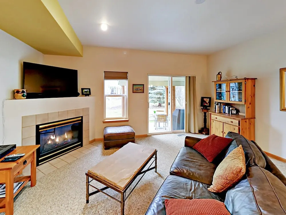 65 Stonegate Cir Townhouse 2 Bedrooms 2.5 Bathrooms Townhouse