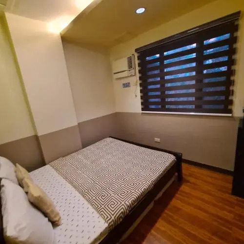 722 Metropolis Tower Unit 212