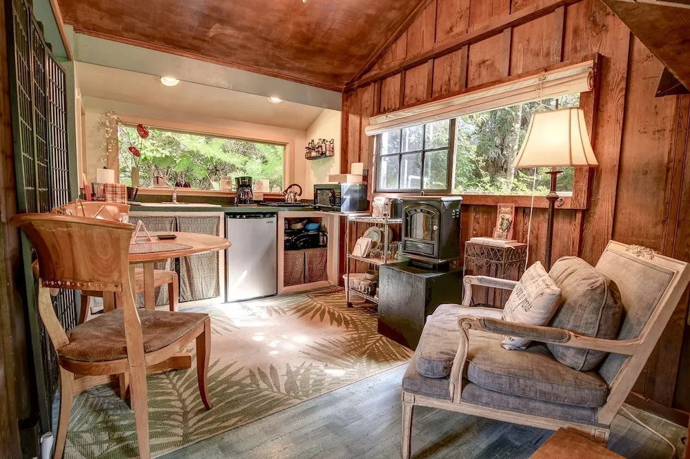 Volcano Artist Cottage