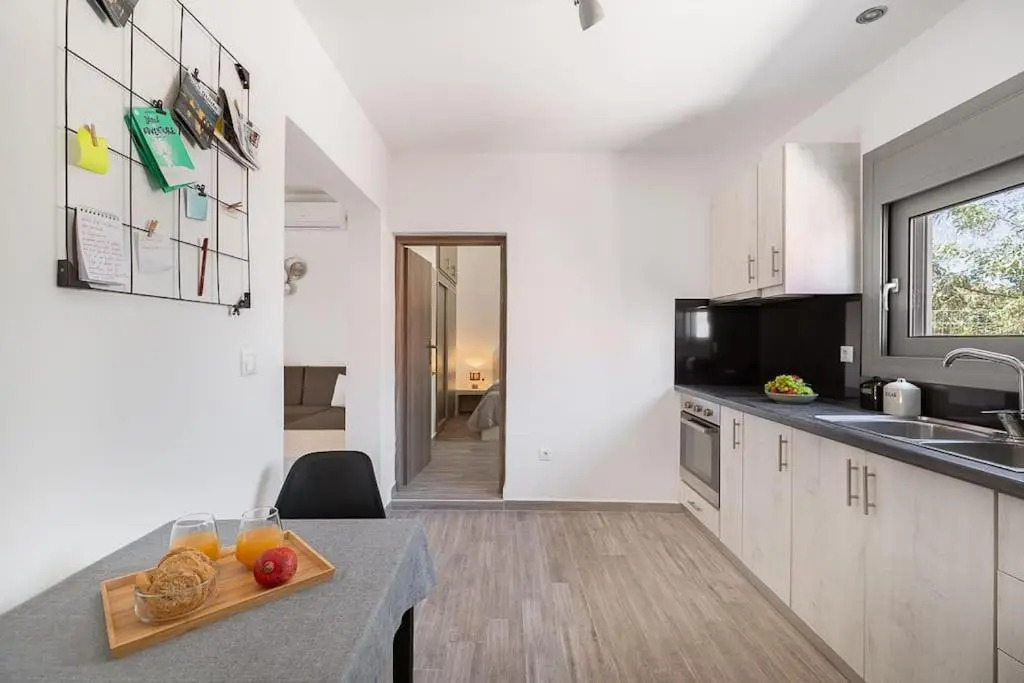 Van Loui's II Place