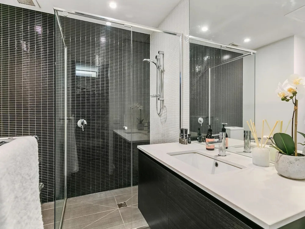GRATTAN A Premier Location & Modern Space