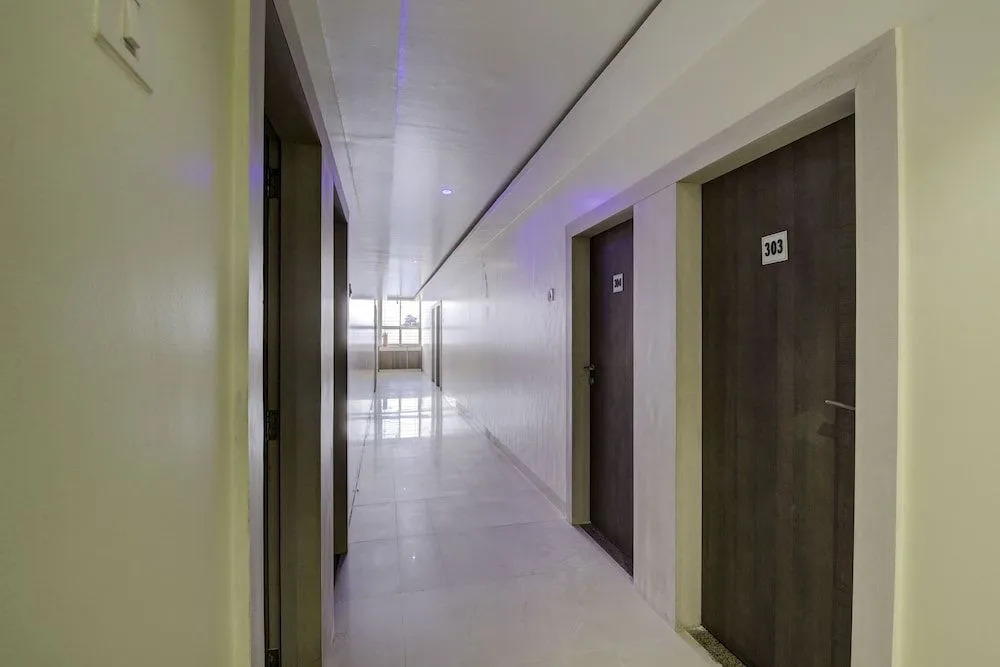 OYO 24125 Hotel Aakash
