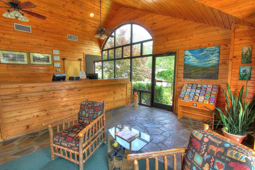 Отель Best Western Johnsons Inn Downtown Gatlinburg