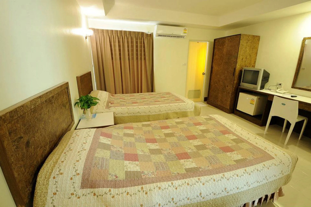 Trat Center Hotel