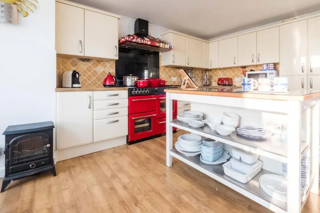 69 Saxmundham Road