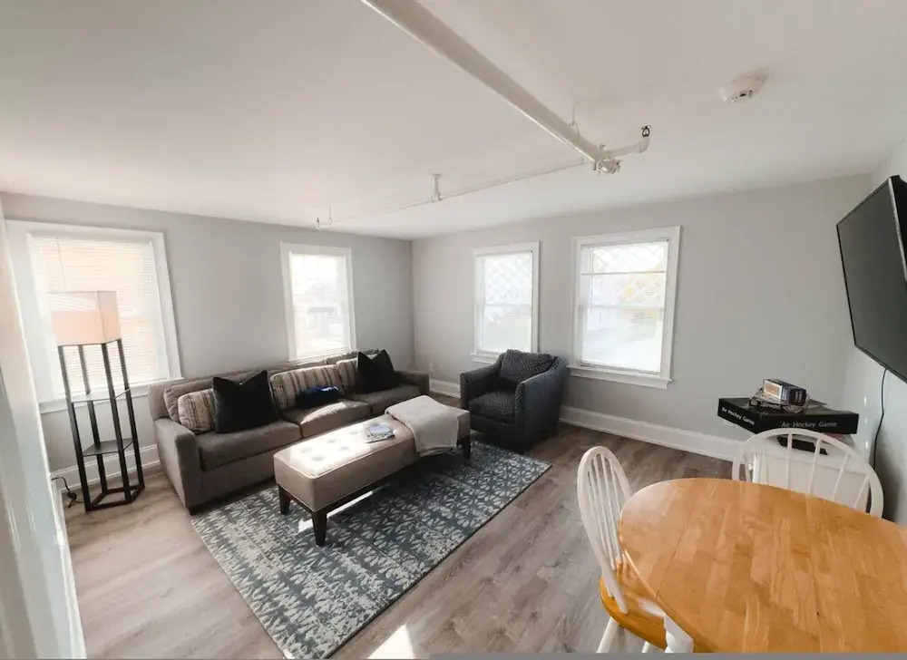 Water Access 5-bed 2-bath Retreat