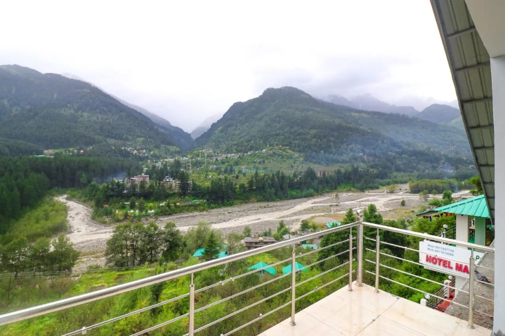 FabHotel Castle Rock Vashisht