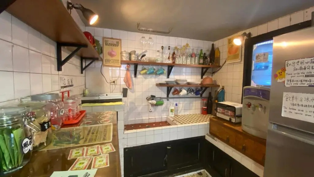 82G Backpacker Inn