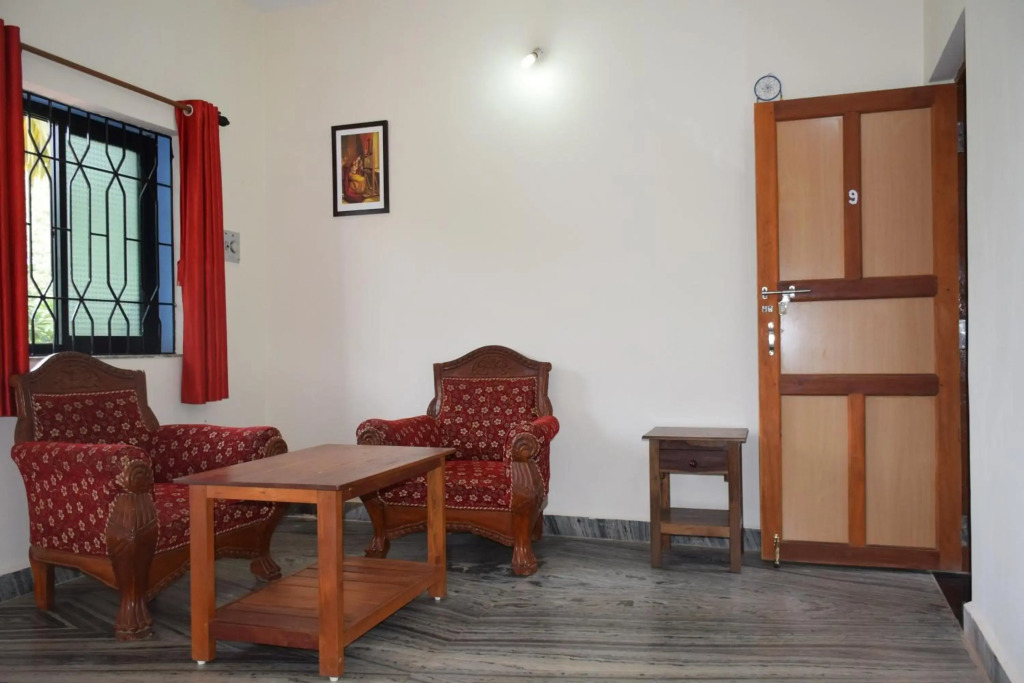 Morjim Sunset Guesthouse- Apartments with Kitchen & AC Rooms