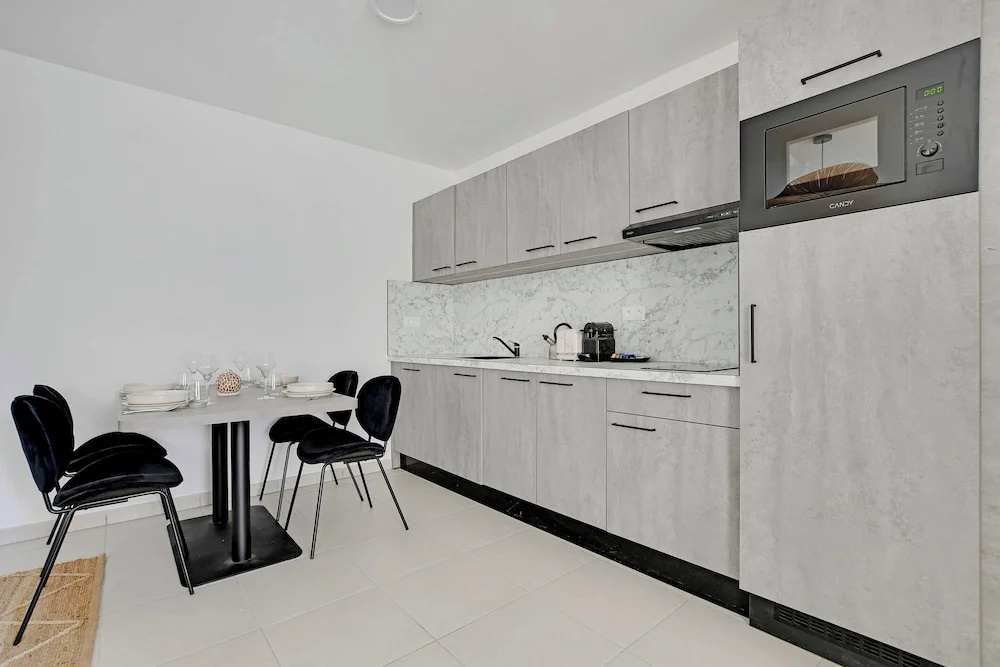 Elegant Apartment - 1 Bedroom/2 Bedrooms - Close to Paris & La Defense