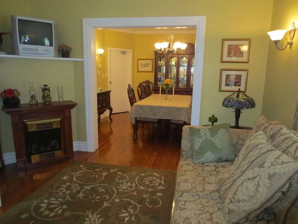 Accommodations Niagara Bed and Breakfast