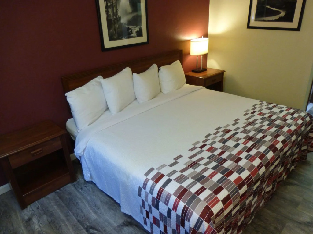 Ramada by Wyndham Medford Airport North