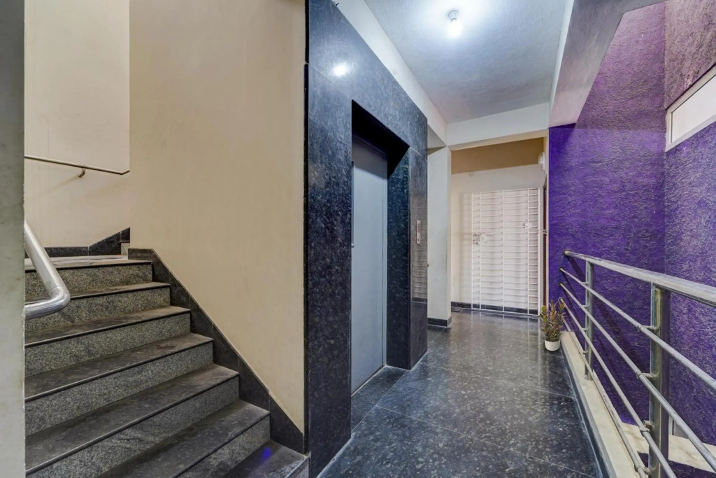 OYO Flagship 80521 Senthamizh Residency