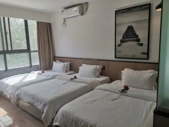 And hotel (Zhengzhou Zhongyuan Fota Century Happy Garden)