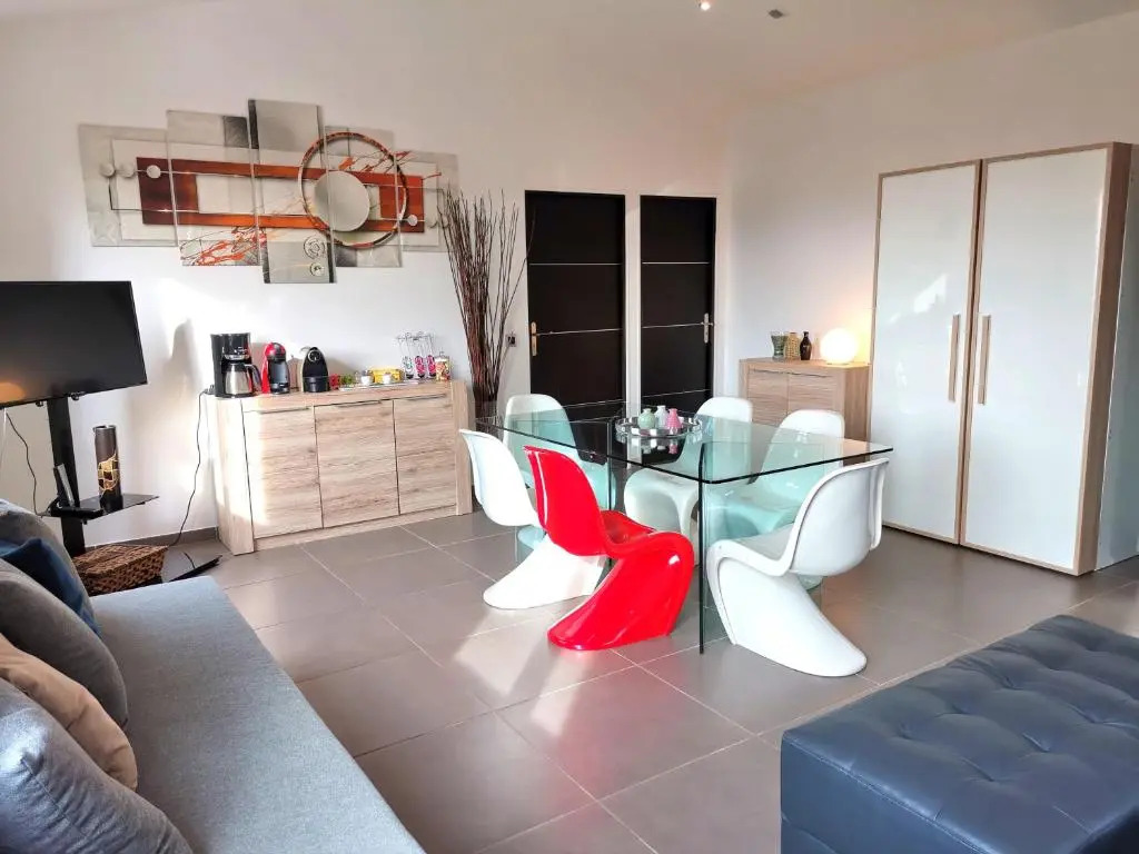 Appartement Pinede Man Yelle