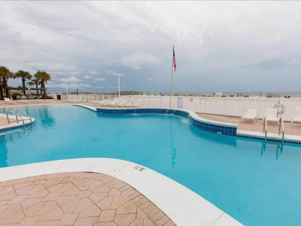 Ocean 2503 - 2 Br condo by RedAwning