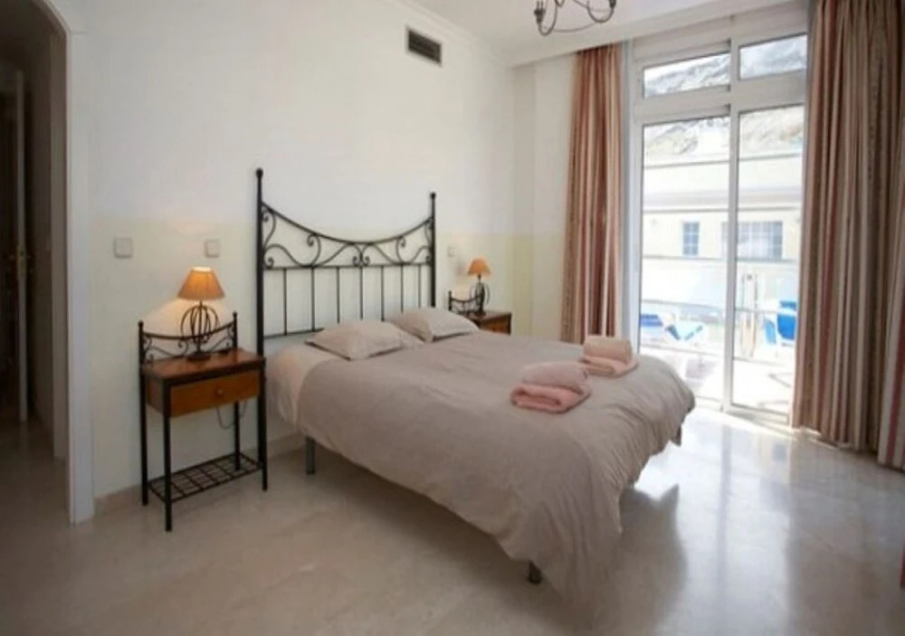 Beach Site N 12. Your Private Two-Bedroom Sanctuary One Minutes From The Beach