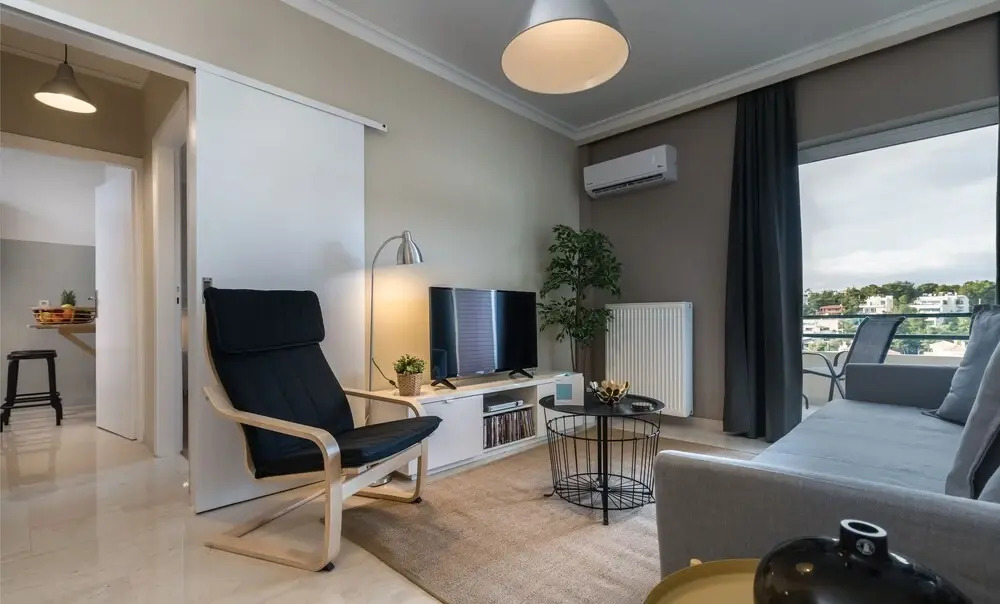 51m² Renovated Apartment in Vouliagmeni