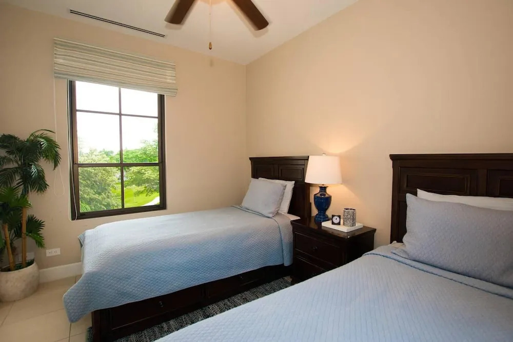 Nicely decorated 3rd-floor beauty with pool-view balcony in Coco