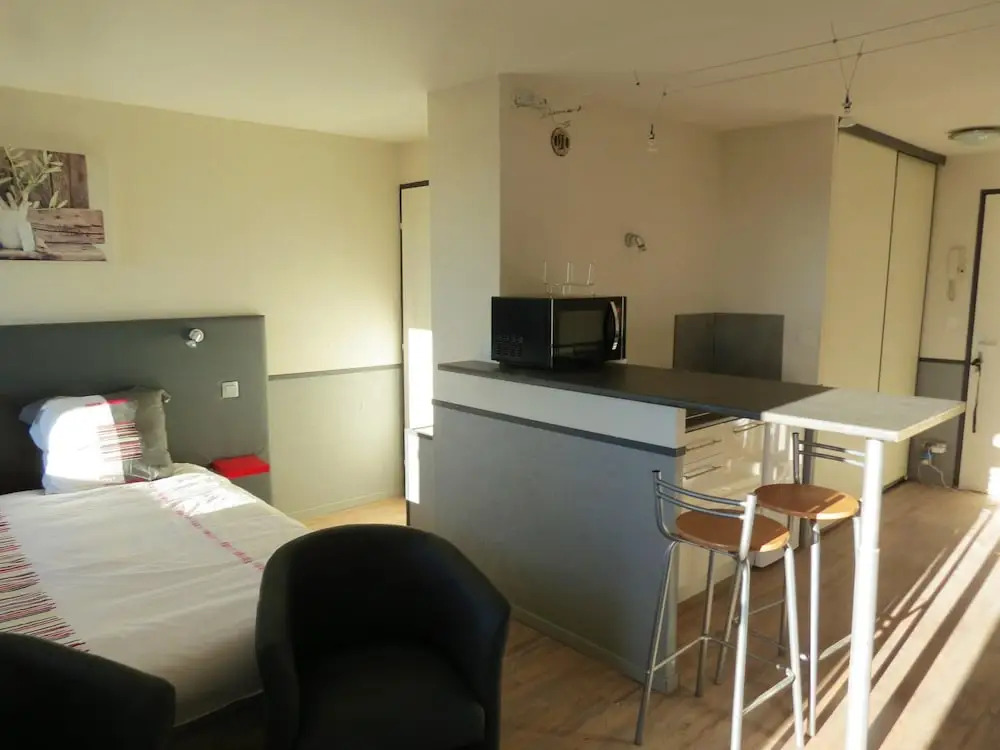 Studio in Toulouse, With Wonderful City View, Furnished Balcony and Wifi