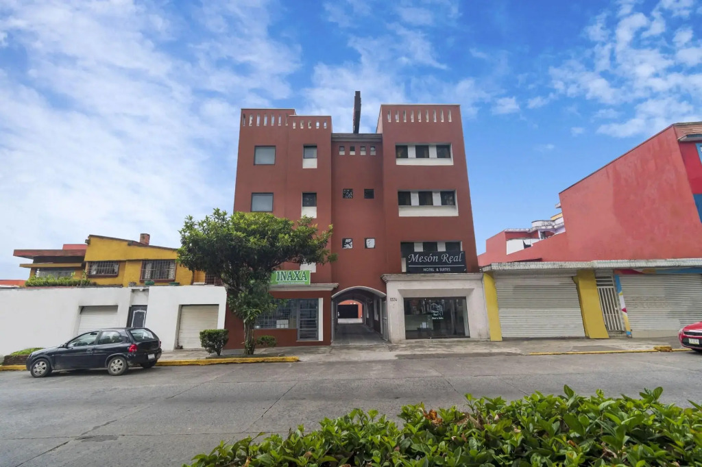 Mesón Real Hotel & Suites
