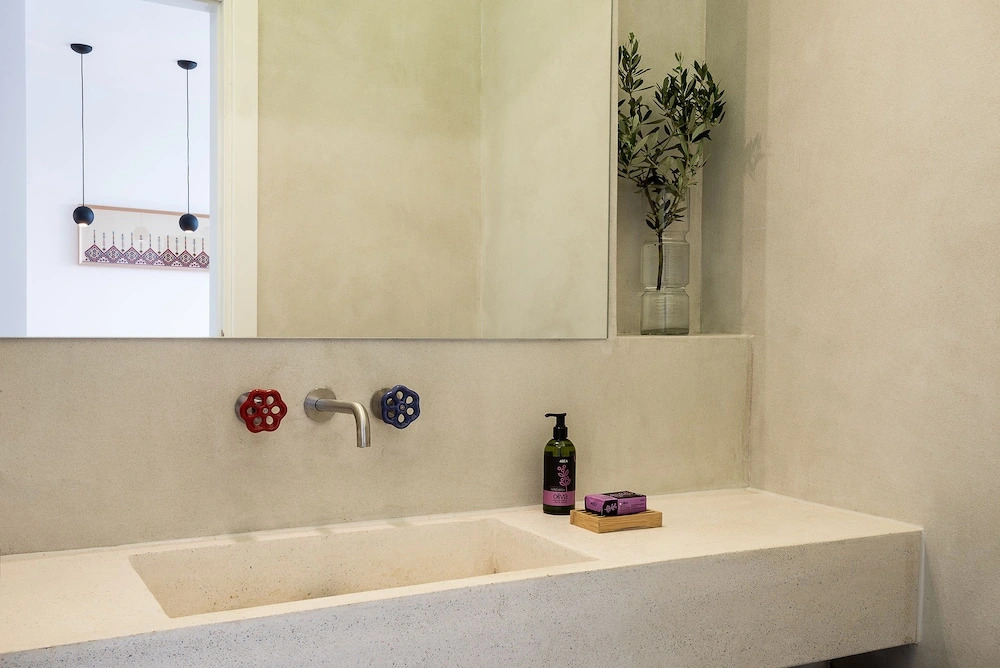 Fos Villa, a Luxe House with Private Heated Pool