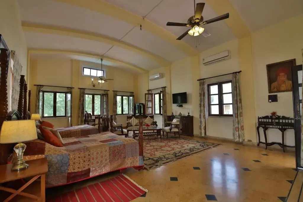 Roop Niwas Kothi, Near Mandawa