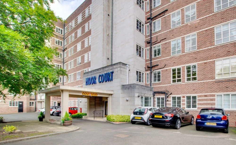 Moor Court Apartments Week2week