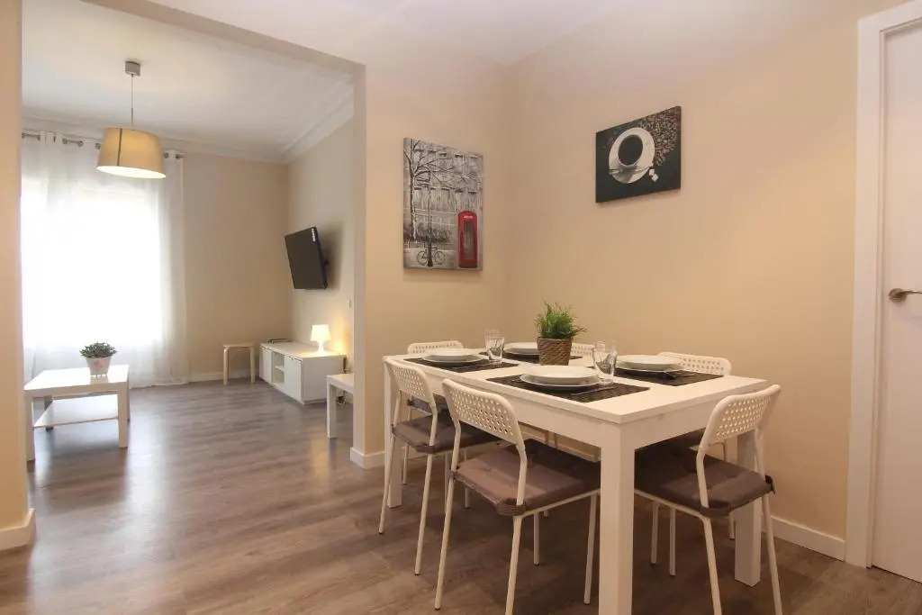 FELIP - Spacious and quiet apartments & one with Terrace