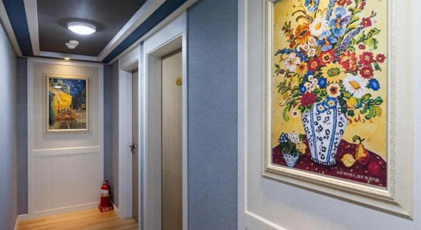 Edel Guesthouse - Hostel