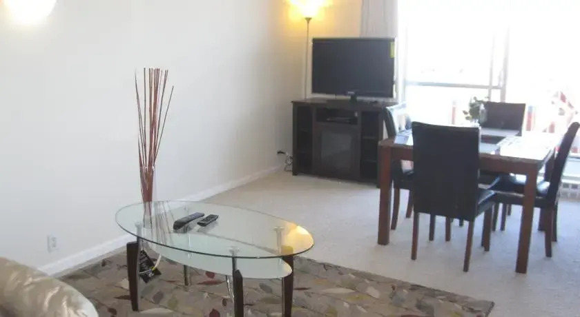 Studio with full amenities in building